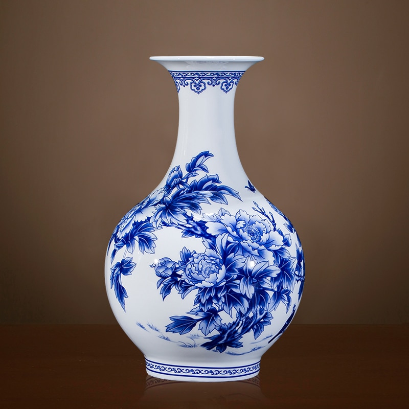 Kinesisk stil jingdezhen blå og hvid porcelæn vaser fine ben porcelæn vase pæon dekoreret keramik vase