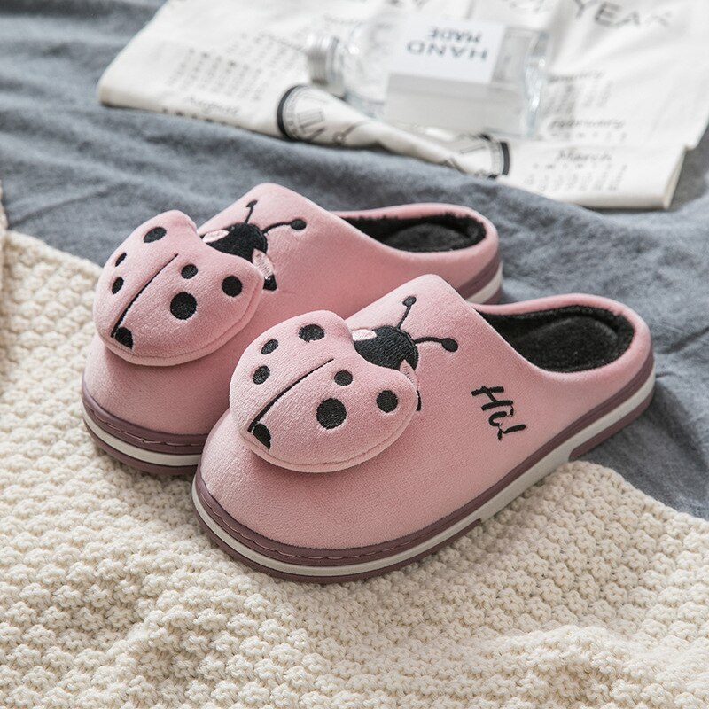 Femmes hiver maison pantoufles dessin animé coccinelle antidérapant à l'intérieur chambre étage chaussures en peluche pantoufles femmes fausse fourrure diapositives TUX77