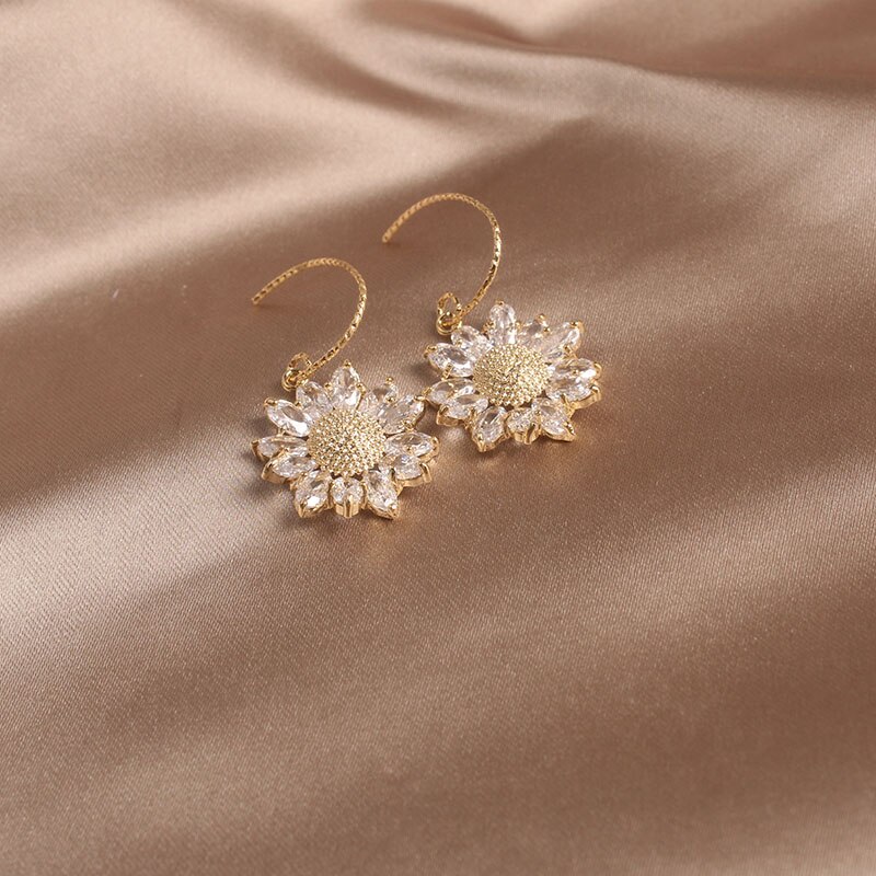 Glimmende zijaccessoires, zirkonia zonnebloem oorbellen voor dames, eenvoudige kristallen bloem oorbellen