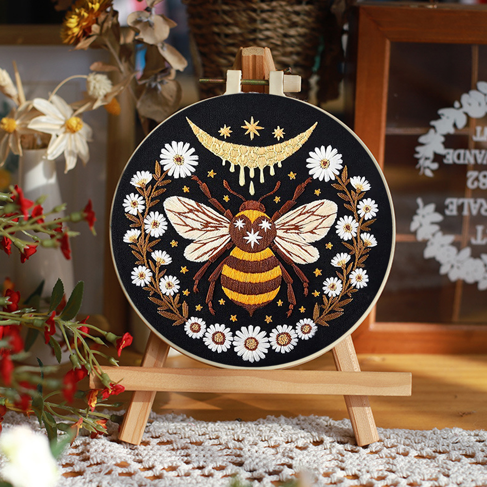 Borduursets met dierlijk gestempeld kruissteek en gekleurd draad van hoepeldoek