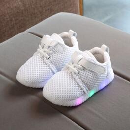 Baby Jungen Mädchen LED Schuhe Kinder Licht Up Luminous Trainer Casual Sport Turnschuhe Größe 21-25: WHITE 23