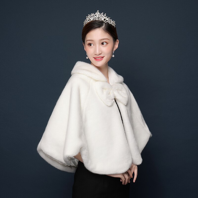 In Voorraad Bridal Wrap Winter Faux Fur Stola Huwelijk Bruids Vrouwen Sjaal Wraps Jassen Dames Avond Jassen Wedding Bolero Boleros: Default Title