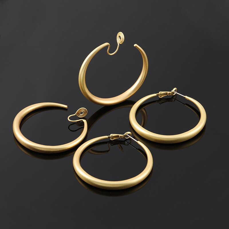 Jahrgang Glatte Kreis Große Creolen für Frauen Geometirc matt Gold Metall Nicht Ohrclip Ohrringe Brinco Trend Schmuck