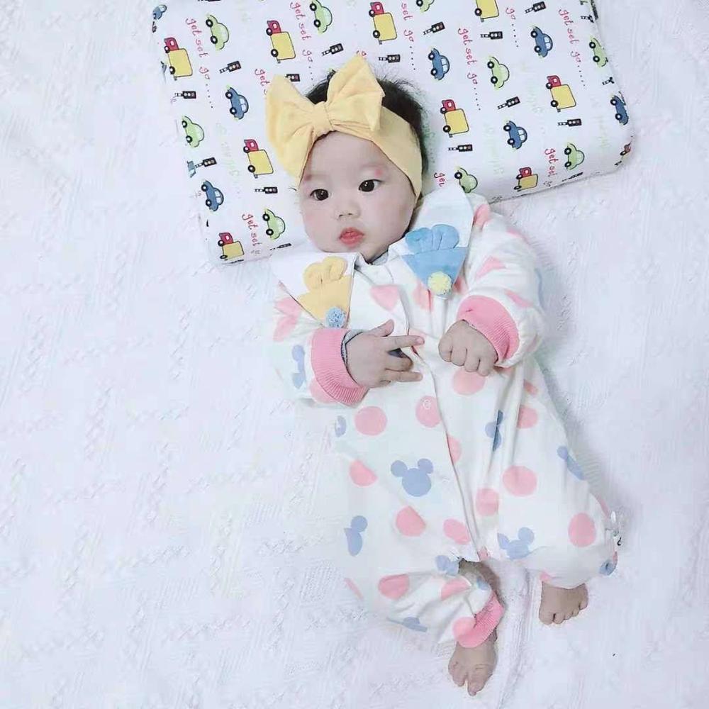 La ragazza della farfalla ah una più spessa del cappotto 1