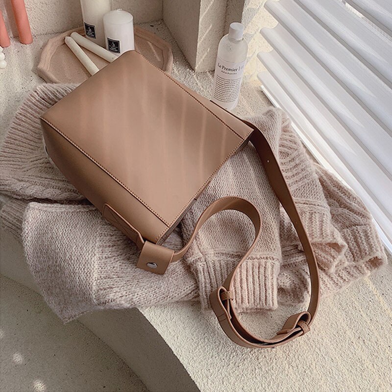 Large Capacity Pu Leather Shoulder Bags for Women Winter Vintage Crossbody Handbags Women's Comtosite Bucket Bag: Light khaki