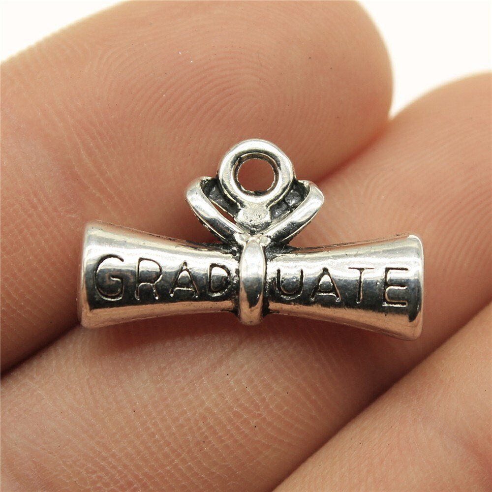 20 stks / partij Antiek Zilver Kleur Schoolbenodigdheden Boek Charms Bachelor Cap Charms Doctor Hat Hanger Graduation Charms: Blauw