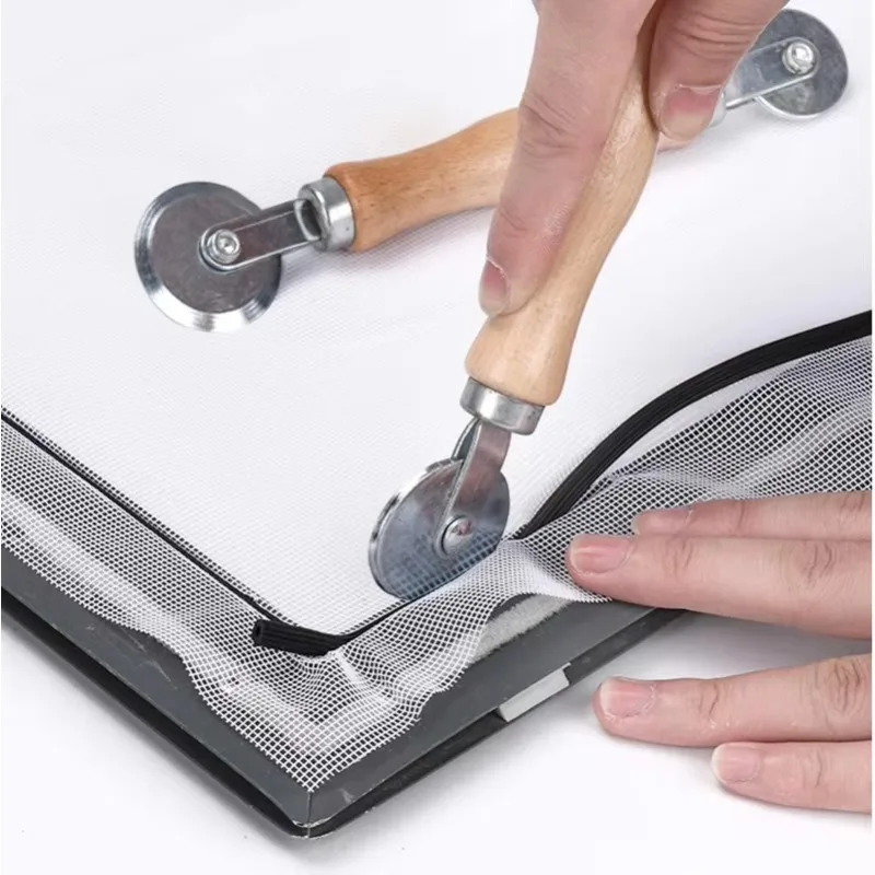Siebrollwerkzeug zum Einbau von Sichtschutzscheiben für Fenster, Tür, Keil-Rolle mit Holzgriff, Stahlräder, Sieb-Reparatur-Rolle