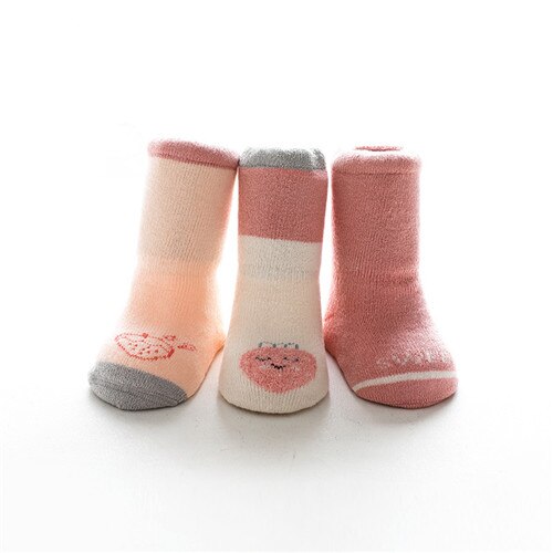 3 paia/lotto neonato calzini ragazzo cotone nuovo inverno spesso spugna cartone animato neve pavimento neonato calzini bambino per le ragazze: Strawberry / XS 0to6Month