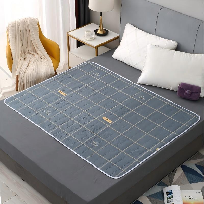 1pc Reusable Non-Slip Bed Pad - Thick Cushioned Washable Mattress Protector for Adults, Elderly & Pets, Durable Bedding, Soft: 140x60cm / black