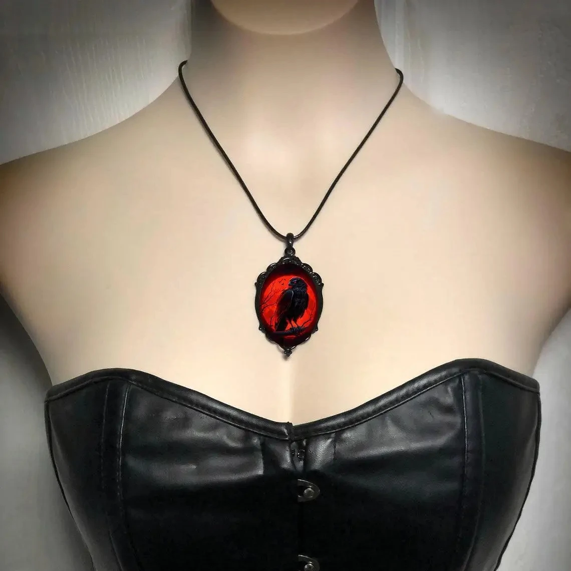 Gothic Vampire Owl Cameo Necklace Women Men Pagan Witch Jewelry Accessories Blood Owl Glass Charm Rope Chain Choker