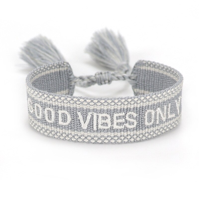 Hand Geborduurde Pols Band Kwastje Brief Vibes Gevlochten Armband Vrouwen Sieraden Goede: Light blue