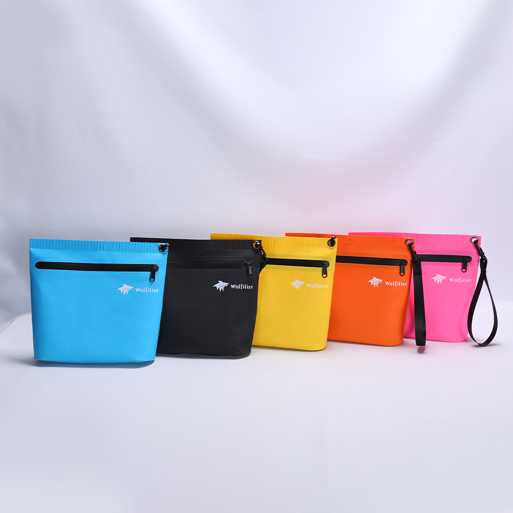 Wasserdichte tragetaschen, multifunktionale pvc-draussen-handtaschen, spritzwassergeschützte, reißfeste und leicht zu reinigende trockenbeutel