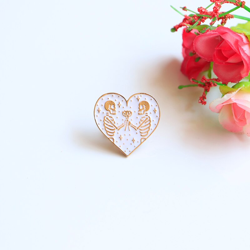 Schedel Bloem Broches Gouden Lijnen Hart Emaille Pin Voor Jongens Meisjes Revers Pin Hoed/Zak Pins Denim Jas Vrouwen broche Badge SC4516