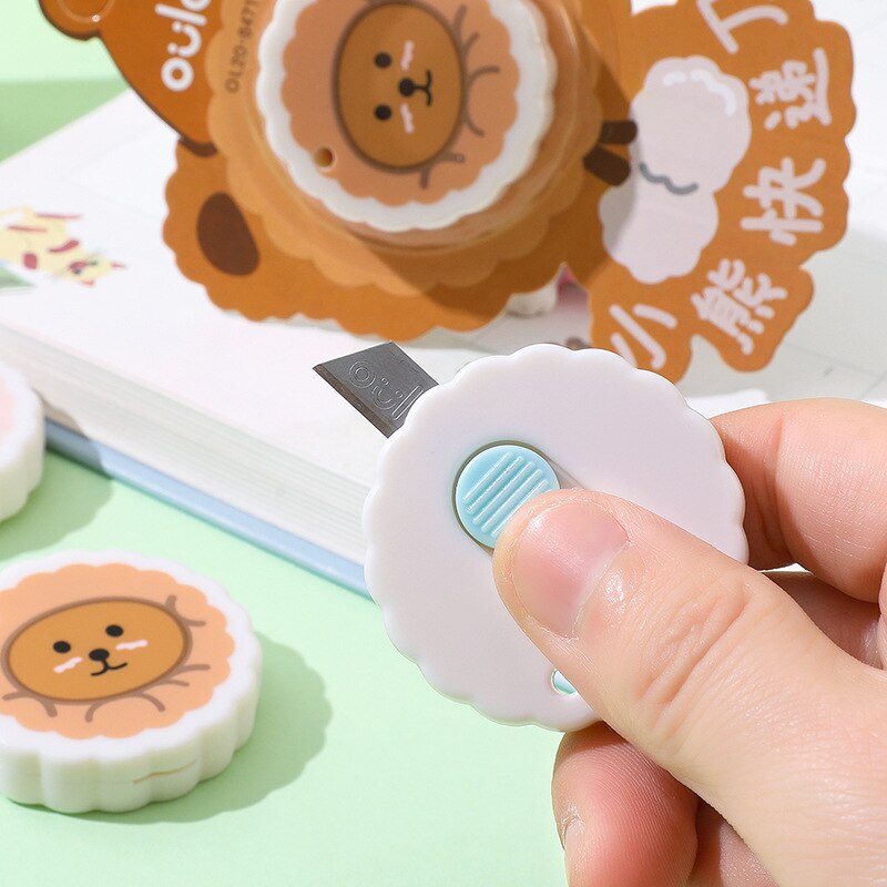 Cute Bear Utility Knife Mini Portable Paper Cutter for Craft Wrapping Box Paper Envelope Cutter Letter Opener Tools