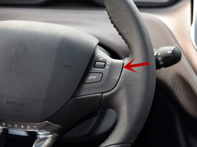 Decoración cromada para volante de coche, pegatina de cubierta embellecedora para Peugeot 208 GTI , accesorios
