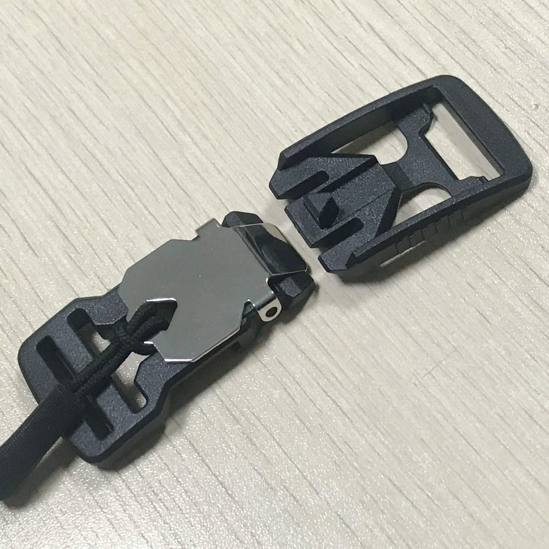 Metall/plast fid lock magnetiskt toppspänne plastspänne med magnet för cykelbyxor, väska, bälten, sele: Silver-