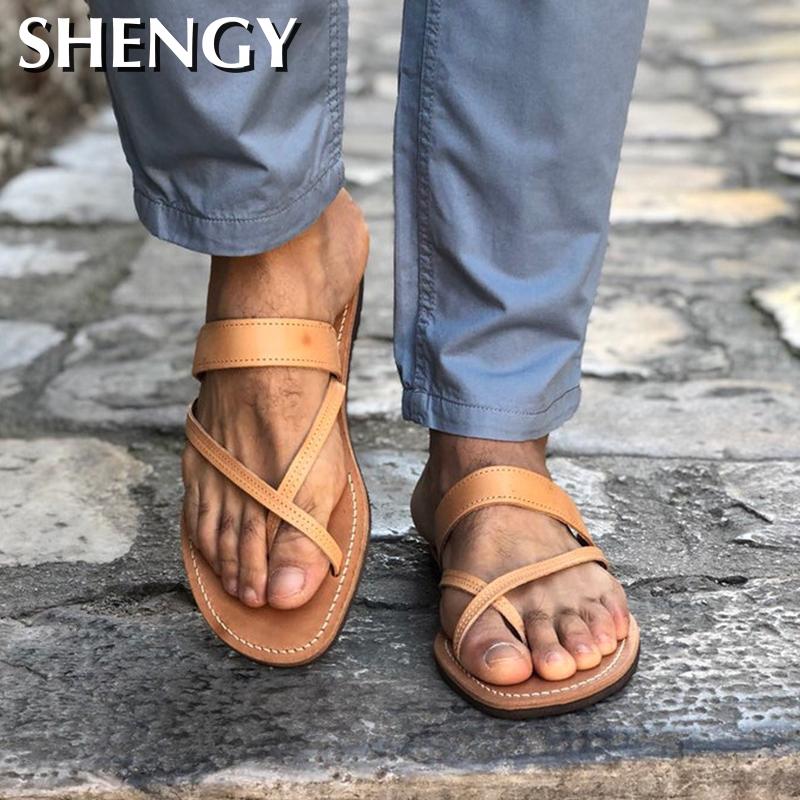 Män läder tofflor sommar herr platta sandaler casual grekiska utomhus strandskor sandaler retro romerska tofflor plus storlek 39-48