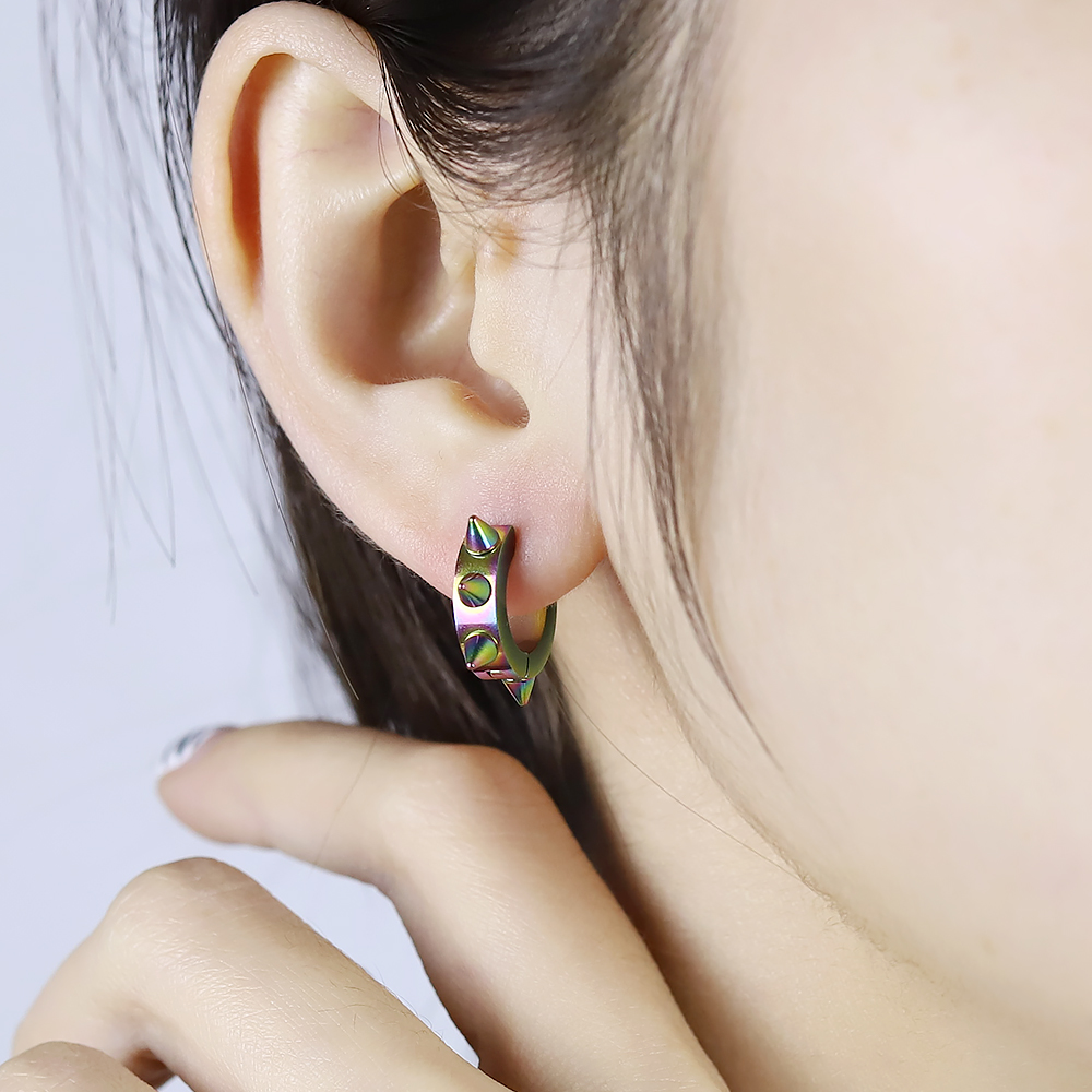 Pendientes Punk negros de acero inoxidable para hombres y mujeres, pendientes con remaches de punta, aro Huggie gótico negro, joyería, , accesorios