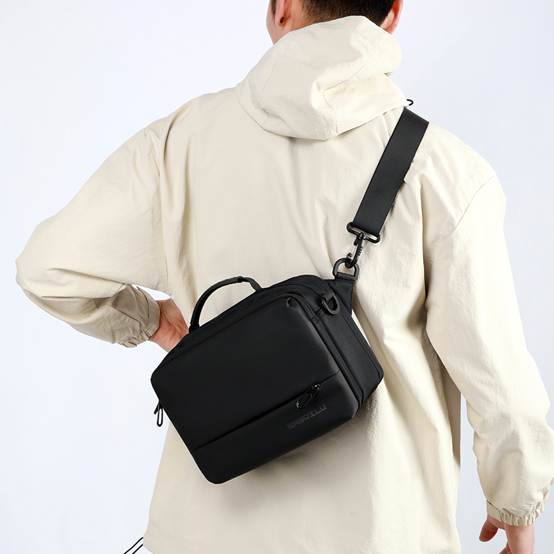 Japanese simple shoulder bag men's casual horizontal messenger bag waterproof trend camera bag business mailman bag breast bag