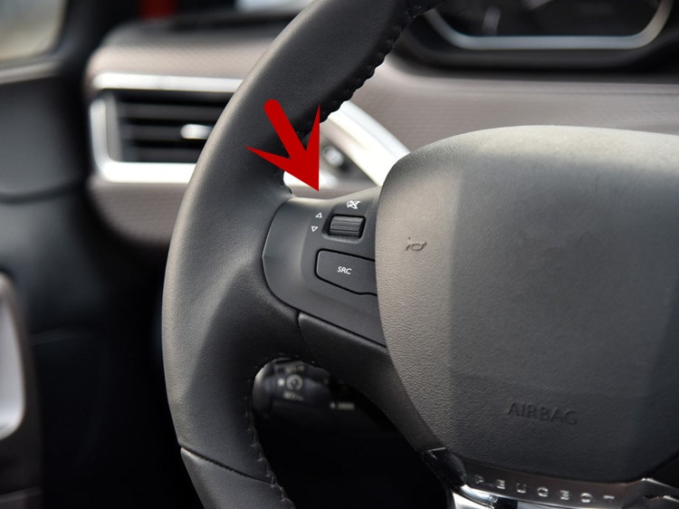 Decoración cromada para volante de coche, pegatina de cubierta embellecedora para Peugeot 208 GTI , accesorios