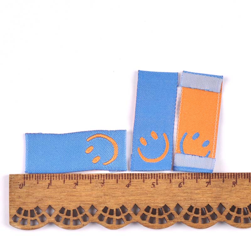 50 stks 8 Kleuren Brief Borduren Etiketten Naaien Kleding DIY Vlag Label Zorg Zakken Kleding Tags Kledingstuk Ambachten Handgemaakte Accessorie: Antique Copper