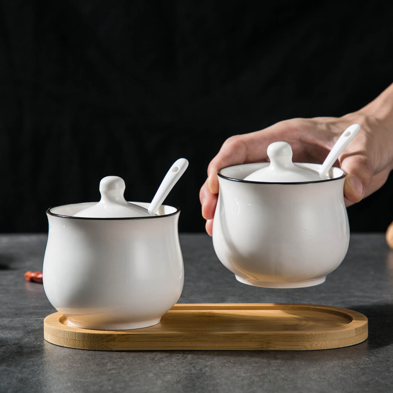 Kreatywny ceramiczny pojemnik na przyprawy cukier sól miska pudełko robić przypraw zestaw z łyżeczką + stojak bambusowy słoiki robić przechowywania kuchni