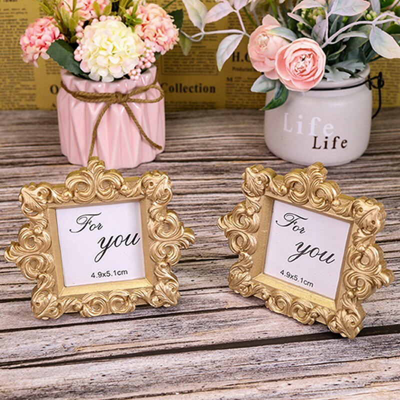 Photo Frame Retro Style Photo Frame Mini Photo Holder Kids Cute Mini Dress Shape Bedroom Photo Frame