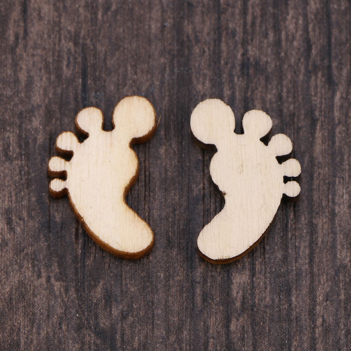 100 stücke Cartoon Fuß Form Holz Stück Ausschnitte Handwerk Verzierungen Holz Ornament Manuelle Zubehör für DIY Kunst