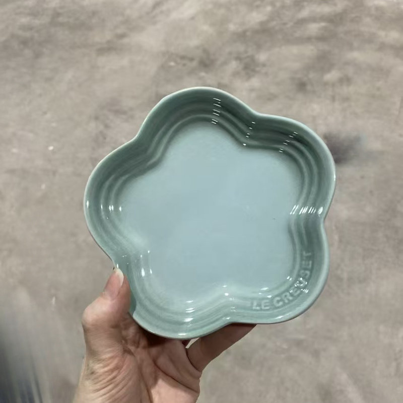 Plum Blossom Small Plate 5.5Inches 14cm Rainbow Sauce Plate Flower Shaped Pet Gradual Spike Bone Plate Tableware Ceramic Dishs: Khaki