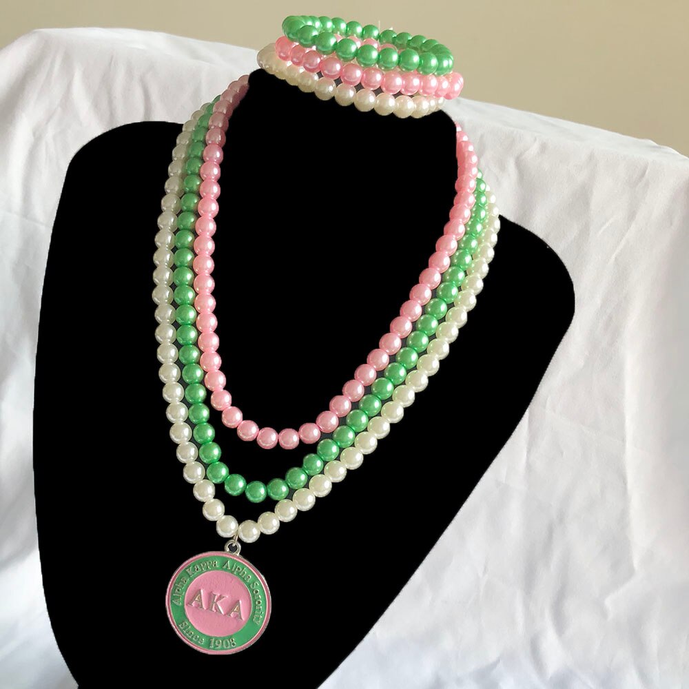 Custom Handgemaakte Trendy Griekse Sorority Roze Groen Witte Parel Hanger Choker &amp; Armband Set Multi Layer Kralen Sieraden: 1set