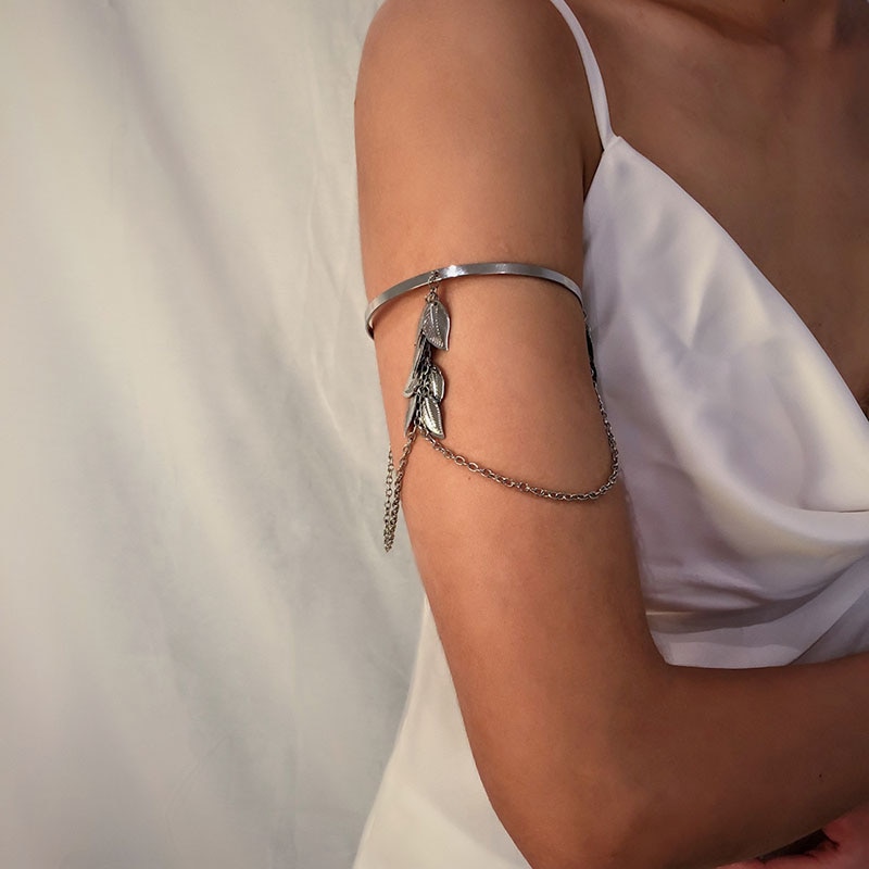 Mode Metalen Blad Tassel Bovenarm Manchet Armbanden Voor Vrouwen Verstelbare Sexy Geometrische Open Arm Chain Bangle Sieraden