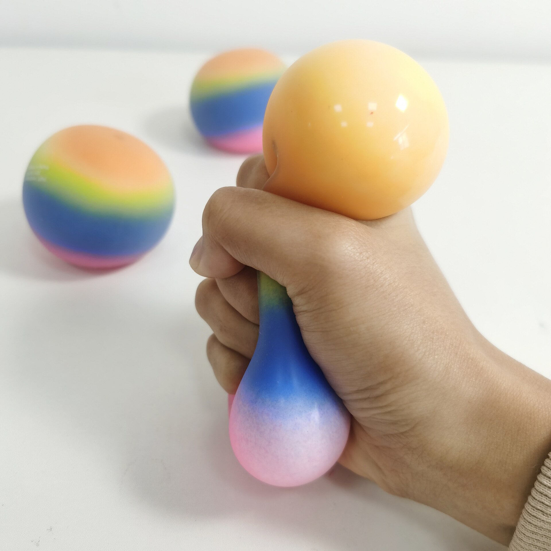 Fidget Speelgoed 6/6.5Cm Stress Ballen Voor Kinderen Volwassenen Creatieve 4.5/6Cm Regenboog Antistress Bal Kleur Veranderende Knijpen Toy: Rainbow 4.5cm