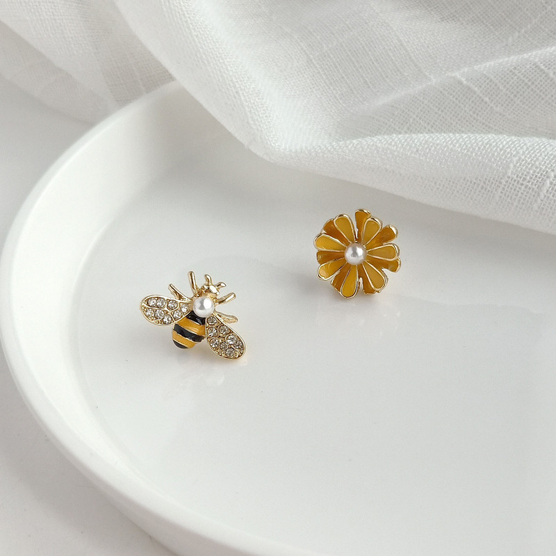Nueva joyería de novedosa coreana, pendientes bonitos y frescos con forma de gota de aceite y flor, pendientes de cristal para mujer, de joyas de: Color oro puro
