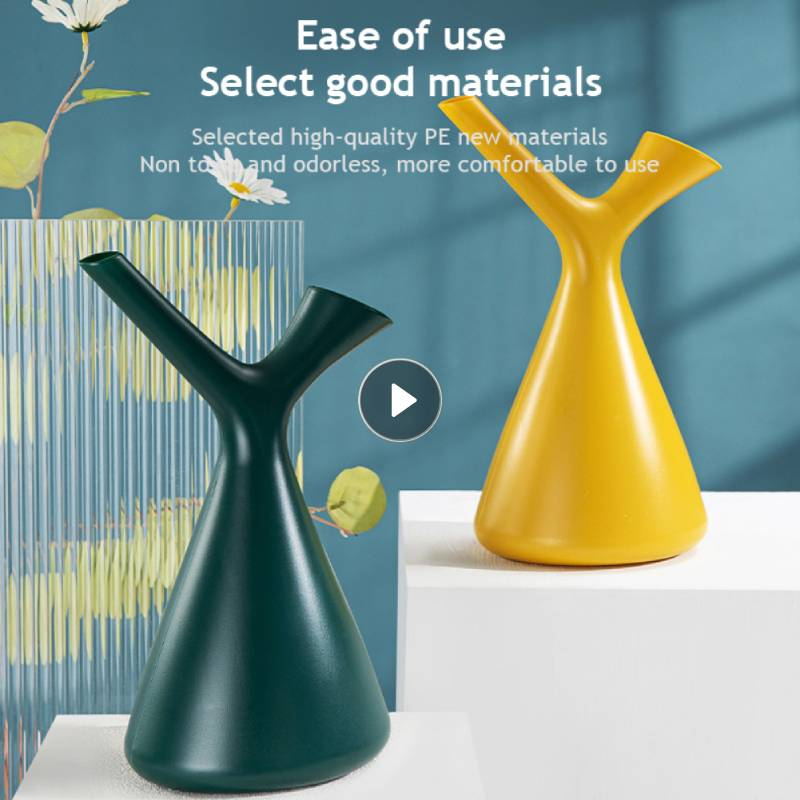 1.5L Water Cans Handle Watering Pot Long Spouted Large Capacity Shatterproof Plastic Plant Bottle Device Irrigation Plant Tool