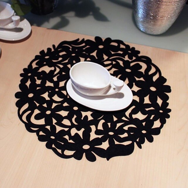 Round Cut Flower Felt Placemats Kitchen Dinner Table Mats 30x30cm: Black