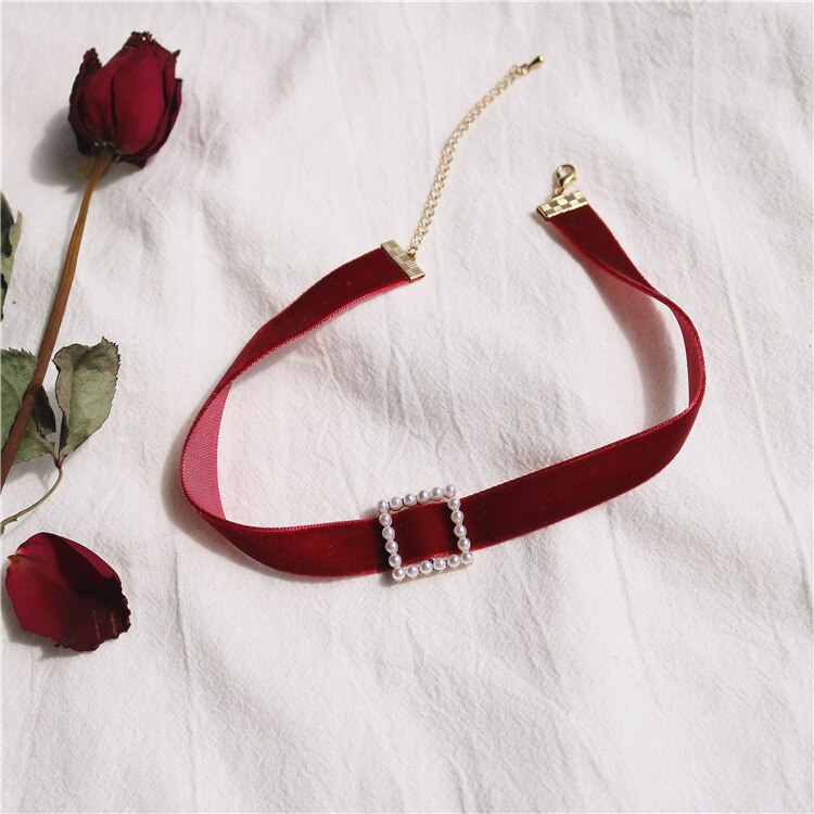 Vintage Pearl Velvet Chokers naszyjniki dla kobiet dziewczyn śliczne Retro geometryczne serce kołnierz naszyjnik biżuteria sztuczna hurtownia prezent: N0454 Red Square