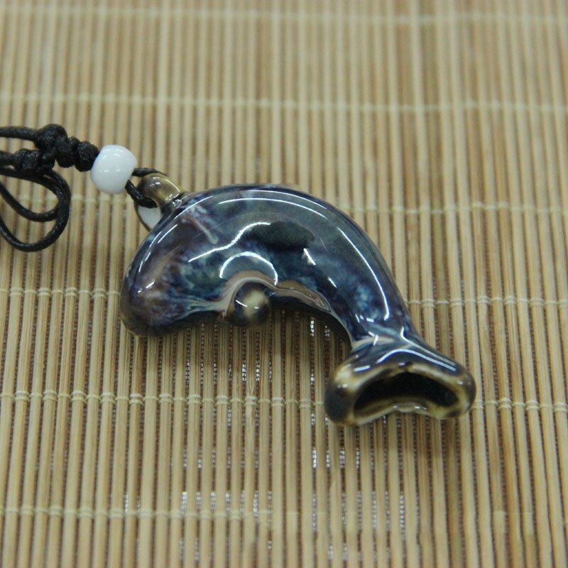 2022 Retro pesce fischio etnico in ceramica fischio fatto a mano bambini cartone animato souvenir squadra sportiva fischio ciondolo regali cheerleading: 5.5cm-Kiln discolora