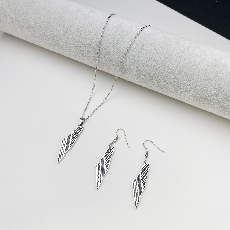 Halsband i rostfritt stål, arabisk karta, halsdukshänge, herrhalsband för kvinnor, mellanösternaccessoarer, europa och usa: Ljusgul guldfärg