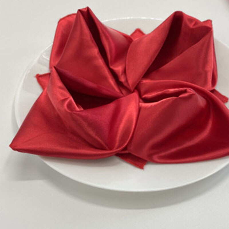 Servetten van stof 17 17 x inch, rood, effen, wasbaar, polyester, geweldig voor bruiloften, feesten en diners.