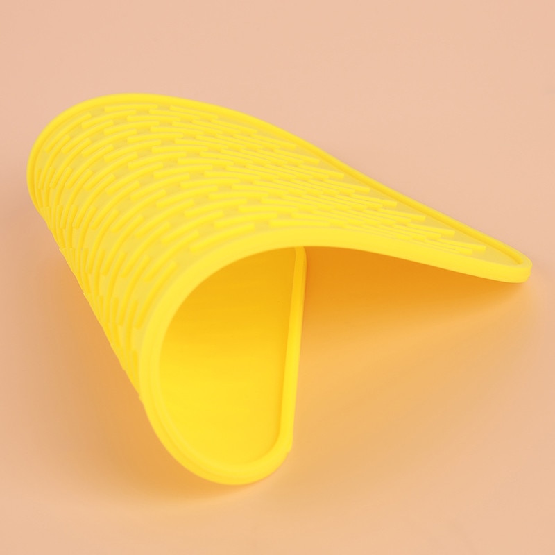 Neue Praktische Silikon Halfter matt Küche Wärme Nicht-Unterhose Beständig Trivet Topf Tablett Haarglätter Küche Werkzeuge