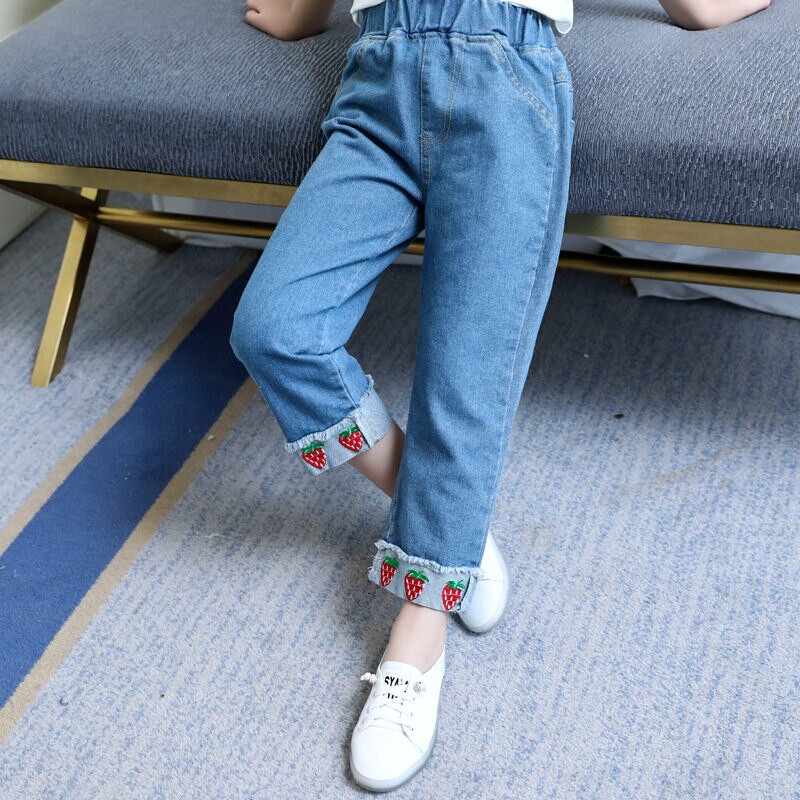 Cowgirl casual jeans med jordbærbroderi løse bukser for barn rett solide bukser blå myke denimjeans