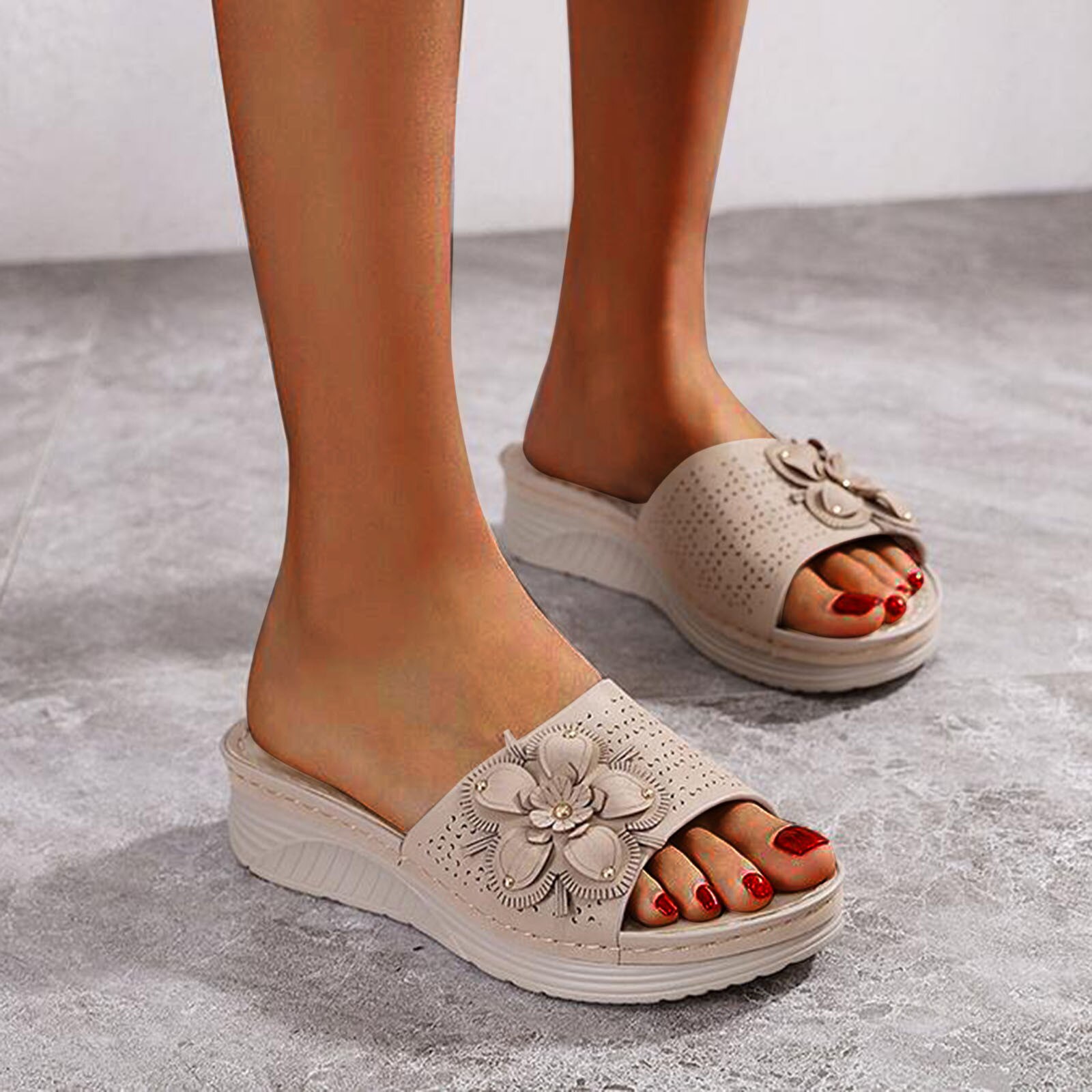 Floral Compensée Sandale femme Été Nouvelles Femmes Fleur Décontracté Talon Talon Confortable En Plein Air D'été Plus Chaussures: Beige / 42