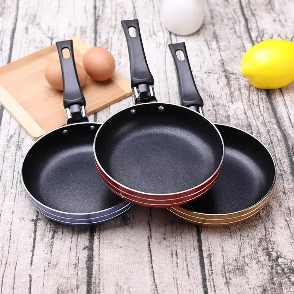 12.5 Cm Mini Koekenpan Non-stick Stalen Koekenpan Pot Steelpan Willekeurige Kleur Voor Kookgerei Keuken Kookgerei