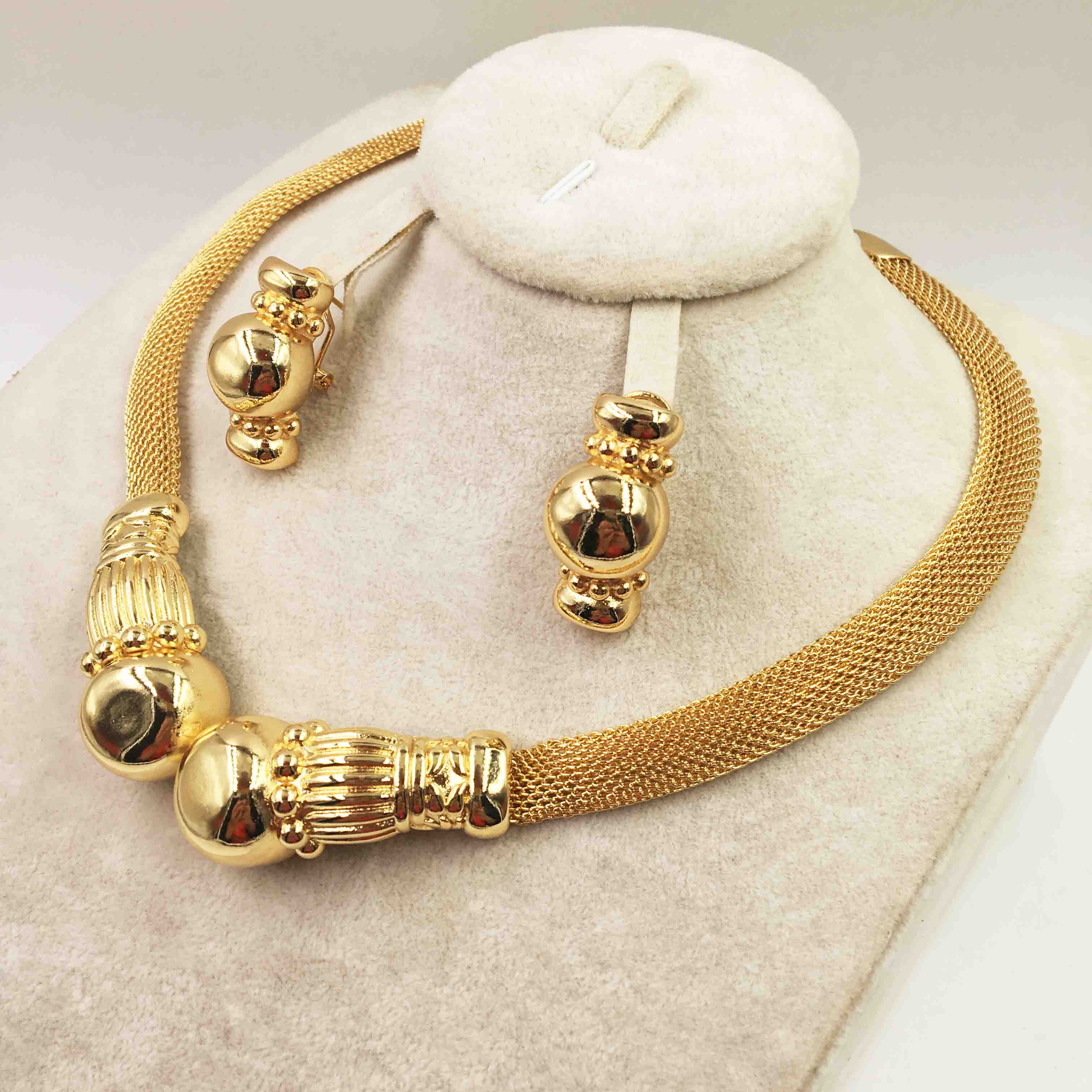 Brude afrikanske smykkesæt kvindelige halskæde øreringe armbånd rejse guld smykkesæt