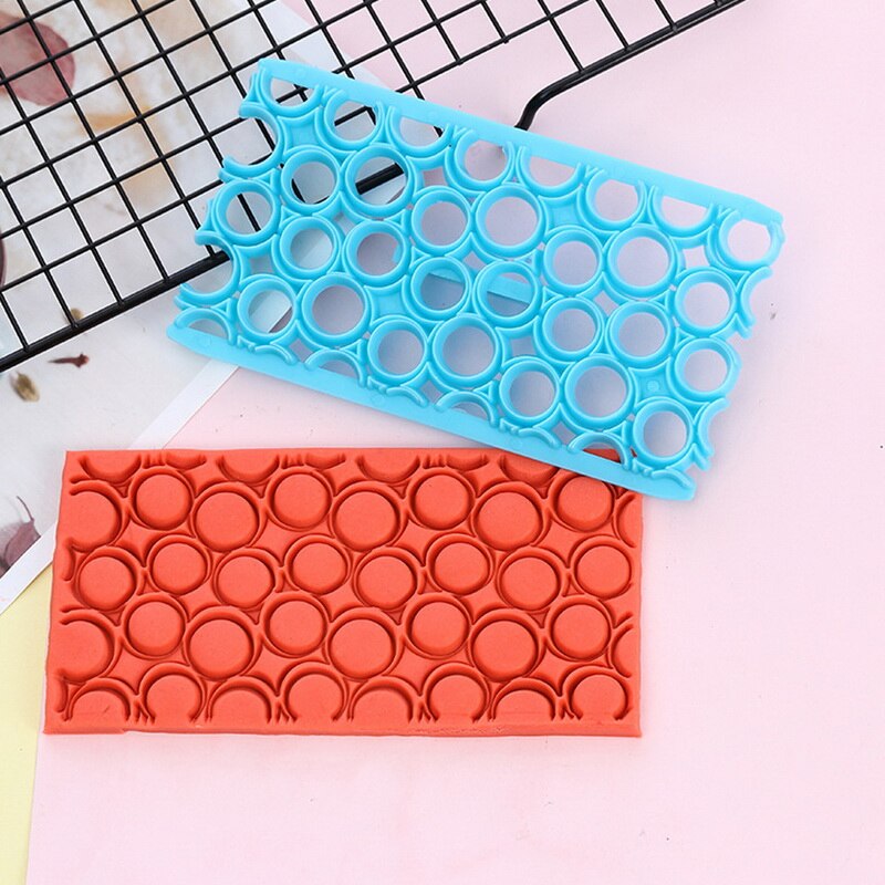 1pcs Plastic Cute Icing Embossing Decoration Cutter Cake Bakeware Cake Embosser Flower Cookie Cutters DIY Fondant Biscuit Molds: G315517