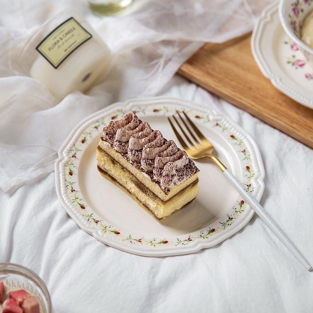 Ceramic Plate Set Dish Plate Bowl Set Dining Table Tableware Plate European Retro Rose Print Steak Dessert Fruit Dinnerware Set