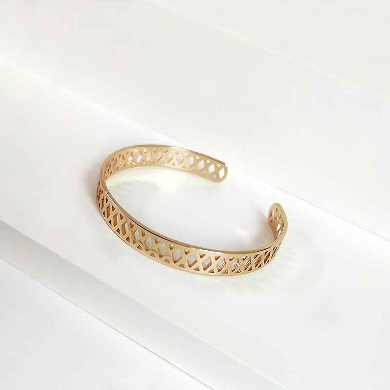 Peri'sbox Hollow Mesh Geometric Bangles Crossed Triangle Gold Bangles for Women Wide Vintage Open Bangle Jewelry Adjustable