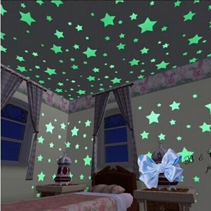 100 stuks/zak 3cm glow in the dark speelgoed lichtgevende ster stickers slaapkamer bank fluorescerende schilderij speelgoed pvc stickers voor kinderkamer