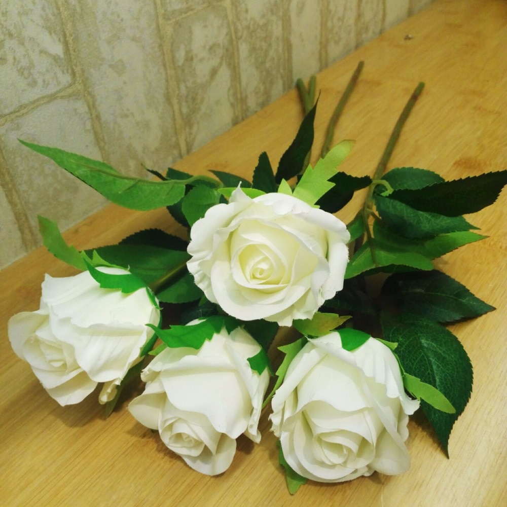 Grote Verkoop Kunstmatige Rozen Bloemen Leuke Kleine Zijde Witte Roos Bloemen Bruiloft Decoratie Feestartikelen Kunstbloem