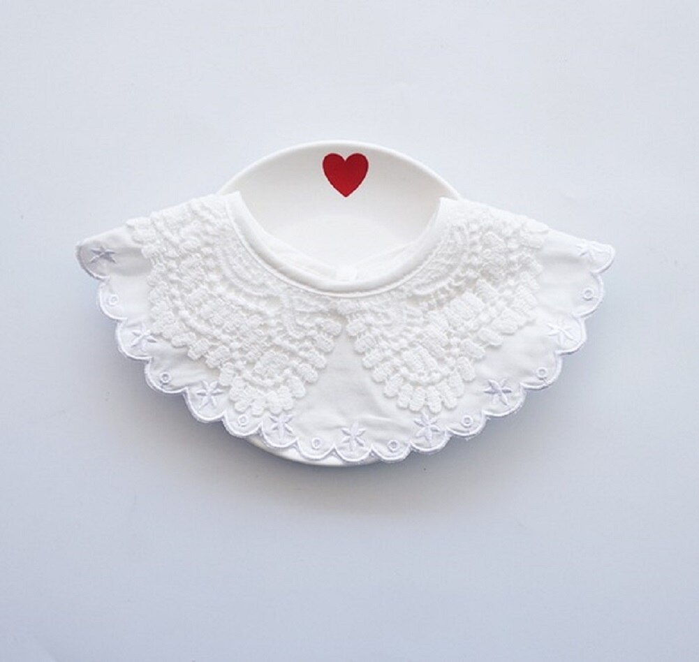 Baby Infant Spitze Bib Schöne Gefälschte Kragen Blume Bib Retro Speichel Handtuch Runde Baby Bib Baumwolle Spitze Gefälschte kragen Bib: A1